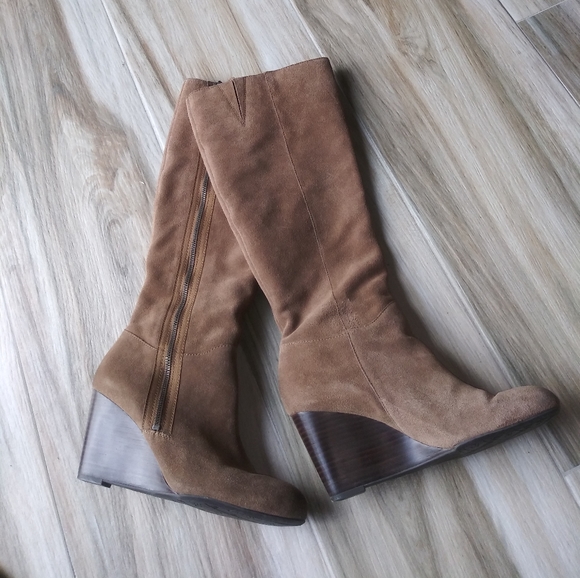 Franco Sarto Shoes - Size 8.5 Franco Sarto Osteria Tan Suede Boot